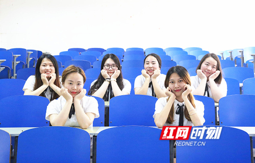 湖南科技学院一学霸宿舍5名女生考研成功